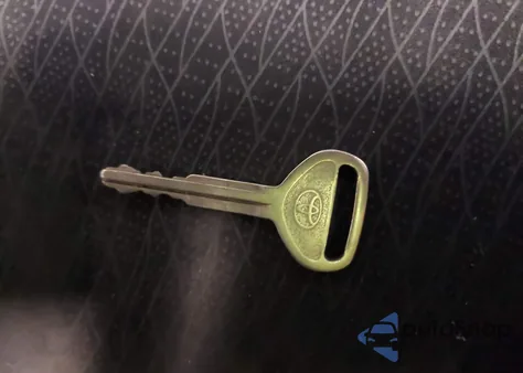 2008 Toyota Yaris S из США, поврежденный, VIN JTDBT903481199798